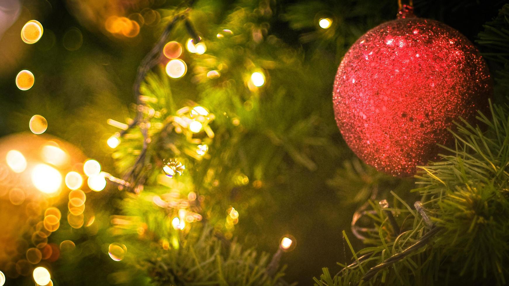 Christmas ornaments, baubles, Christmas bulbsor Christmas bubbles