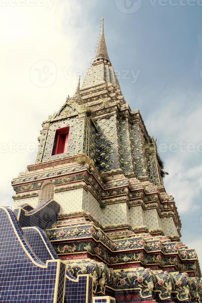 Wat Arun Temple of Dawn in Bangkok photo