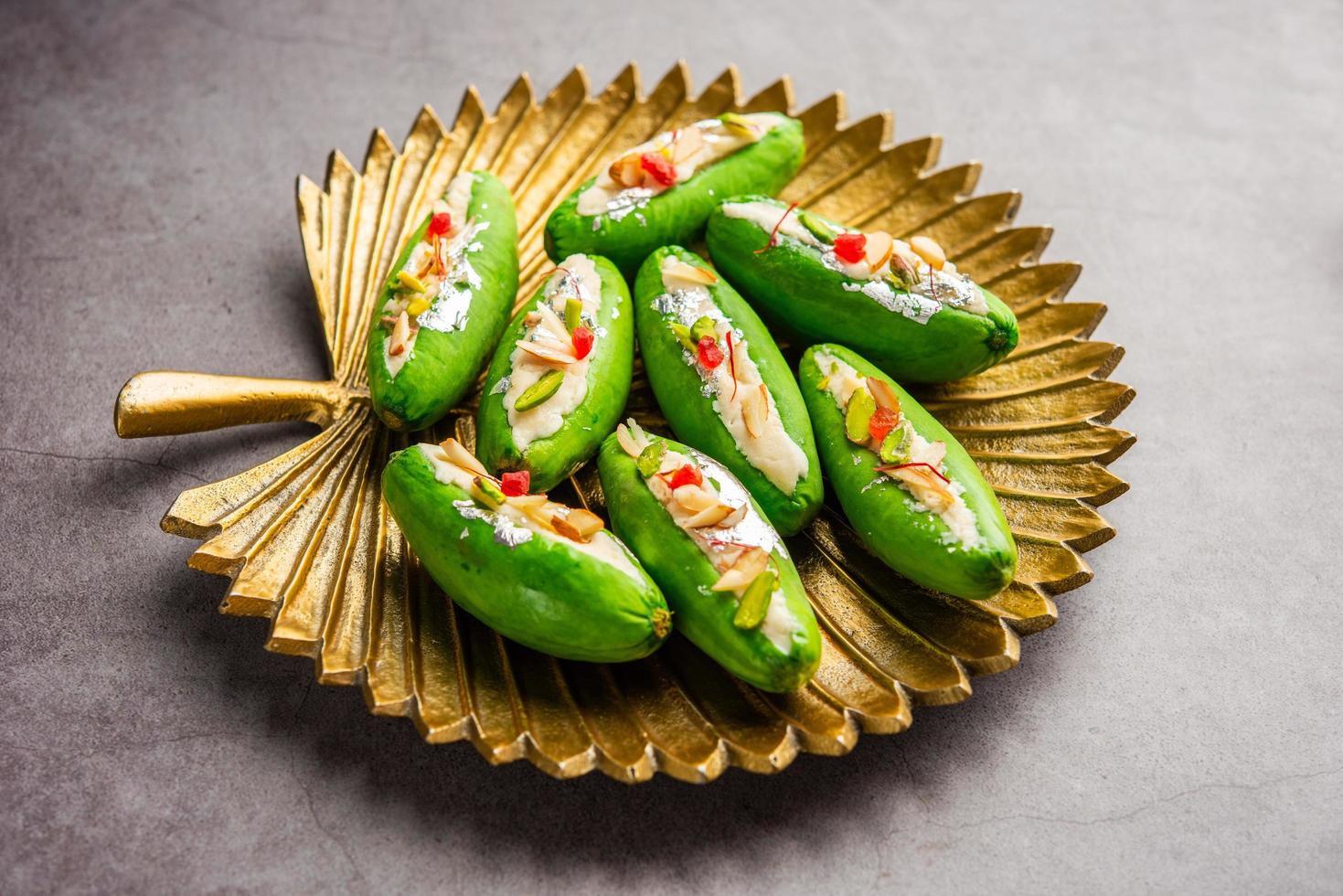 parwal mithai o dulce de calabaza puntiaguda también conocido como parval pak foto