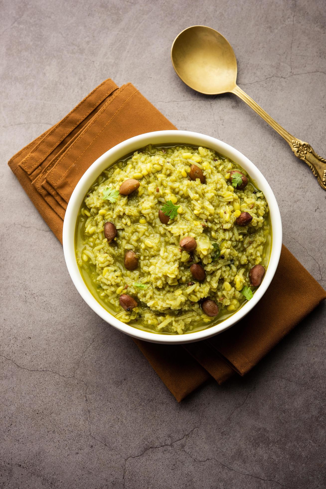 Palak khichdi is a one pot nutritious meal of mung lentils and rice