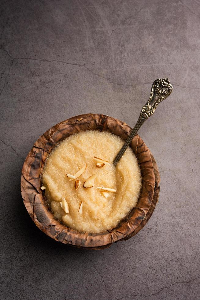 Khas Khas ka Halwa also called Post Halva or sheera or sooji made using