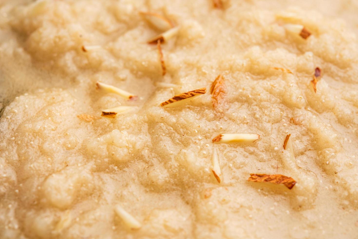 Khas Khas ka Halwa also called Post Halva or sheera or sooji made using