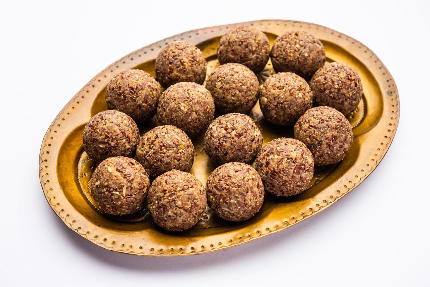 Alsi pinni laddu or flax seed laddo or healthy jawas ladoo are