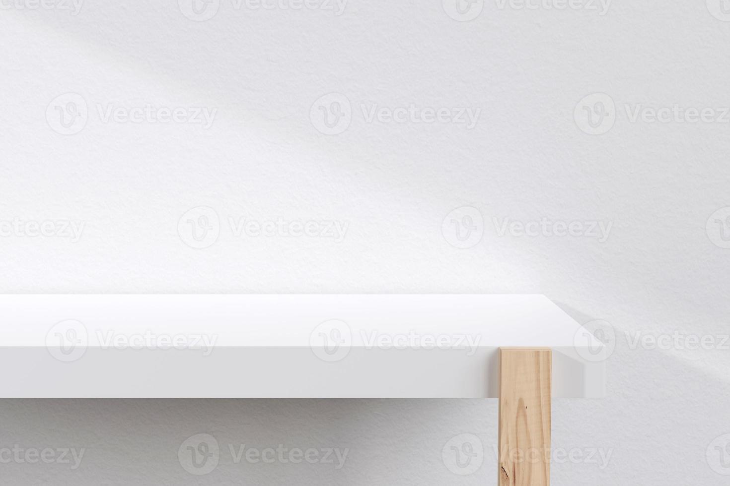 estante de mesa de madera blanca iluminada por el sol con sombra en la pared blanca para escenas mínimas para ferias comerciales, moda, cosméticos u otros productos, representación 3d. foto