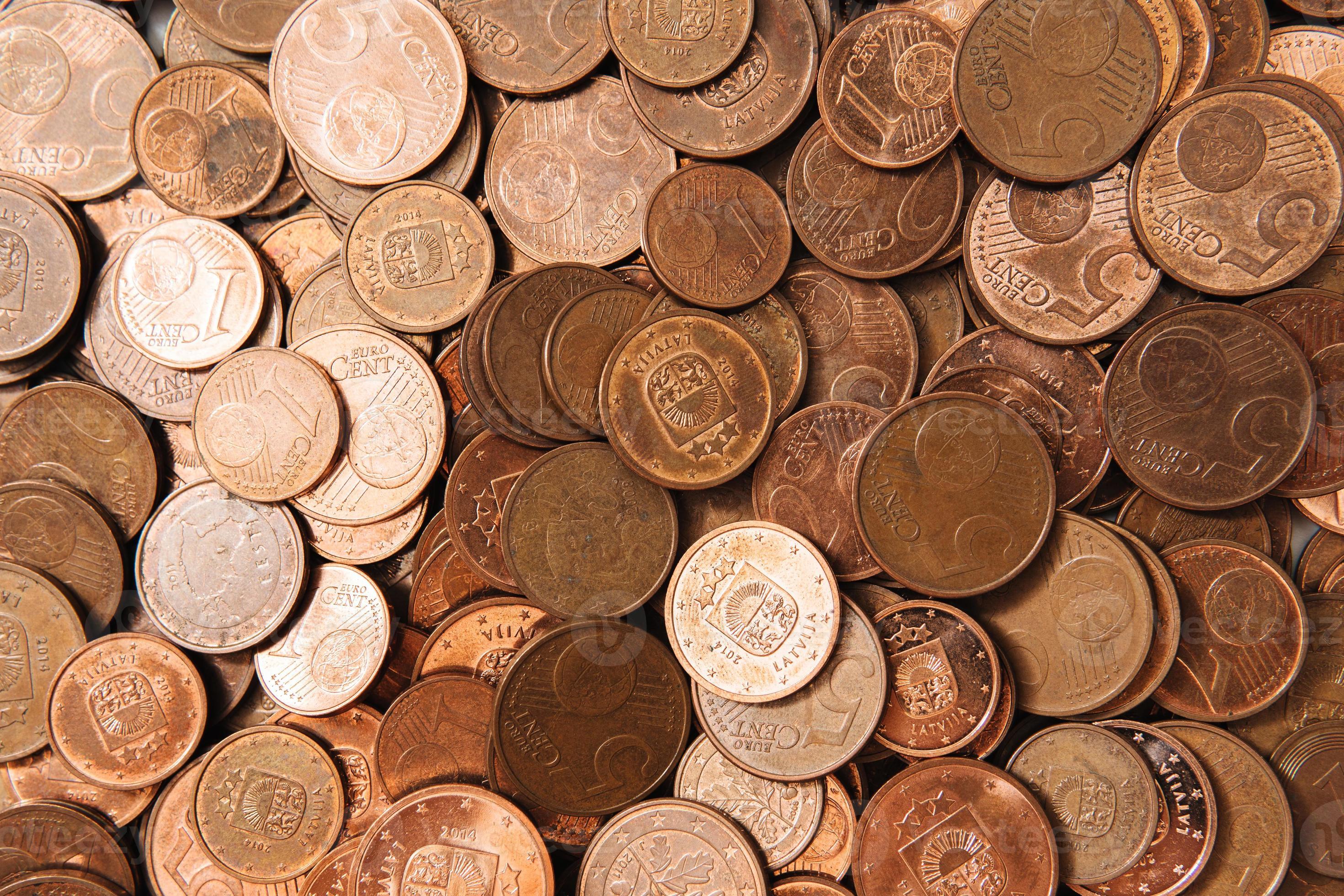 Large pile of shiny copper euro coins of small value. 16289345 Stock