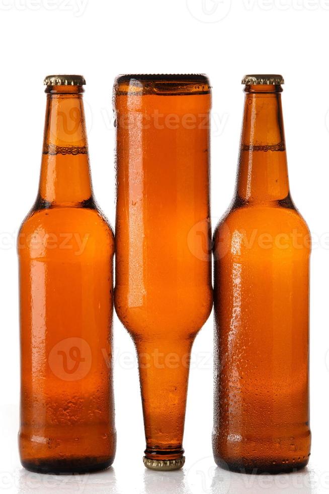 botellas de cerveza fria foto