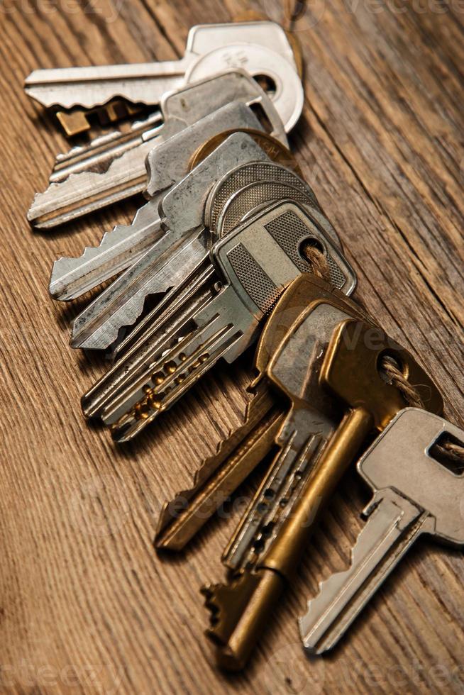 Different keys on thread photo