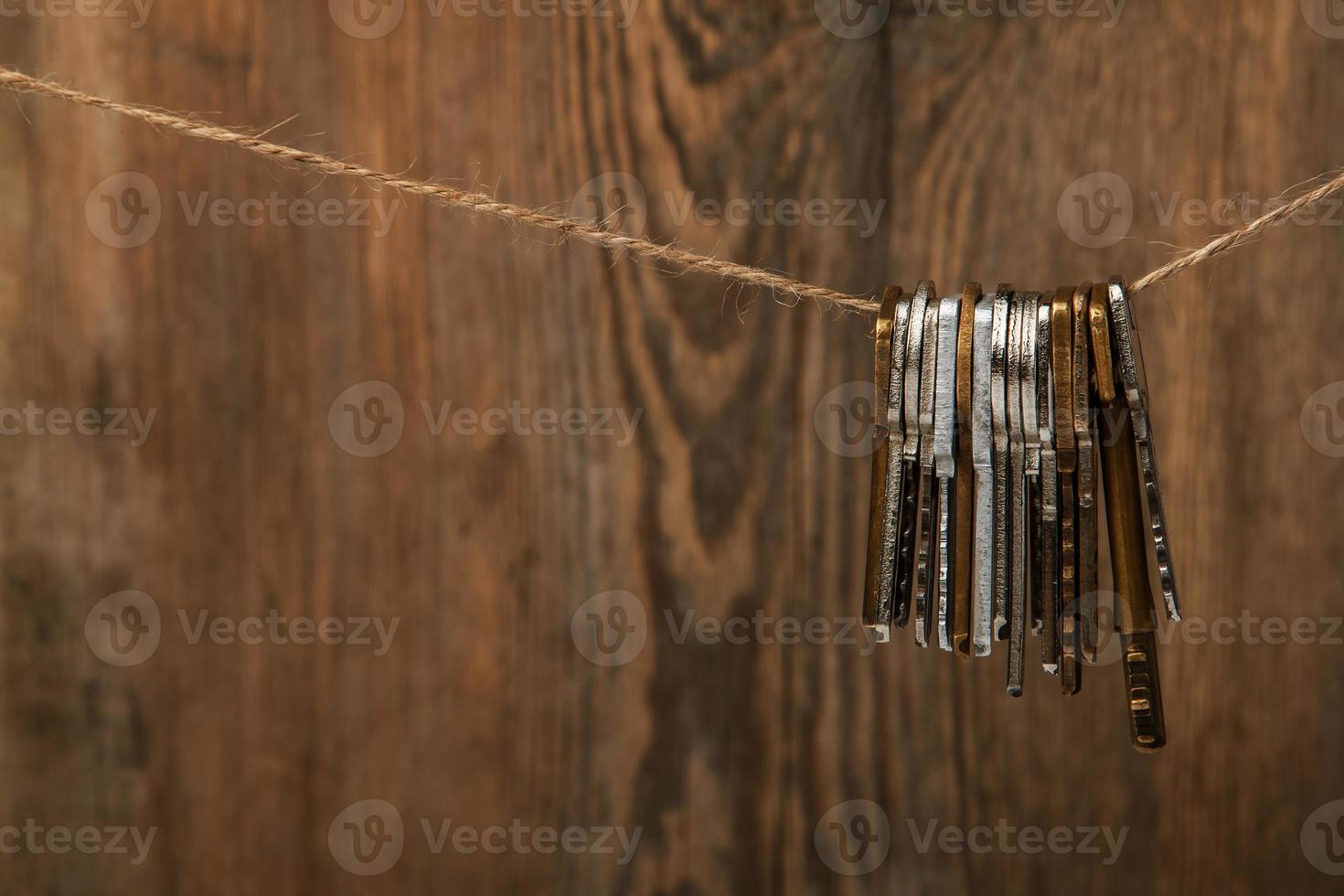 Different keys on thread photo