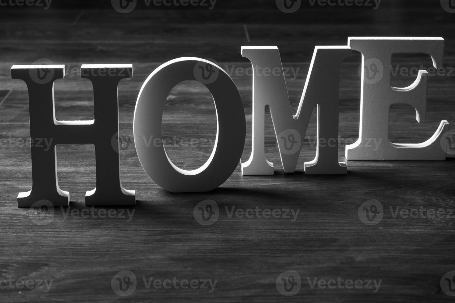 letras blancas con la palabra hogar foto