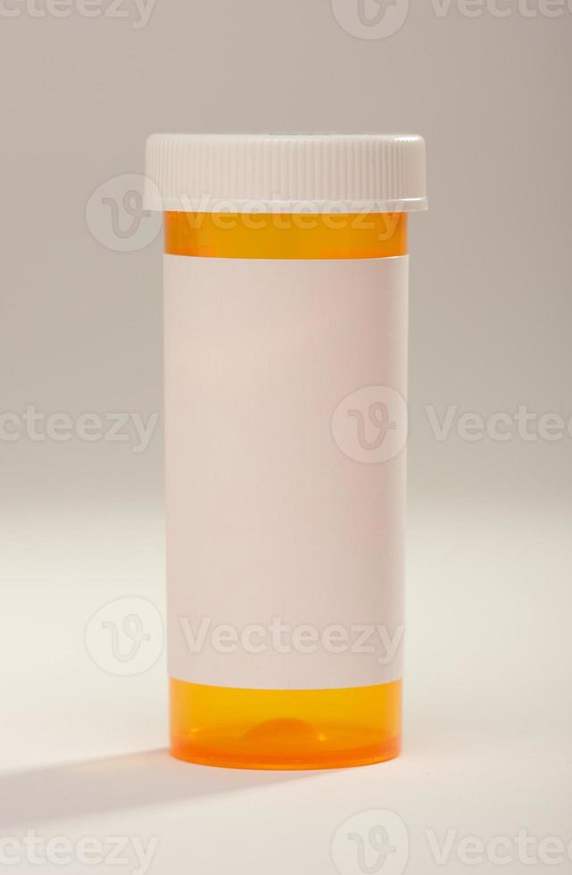botella de prescripción en blanco foto