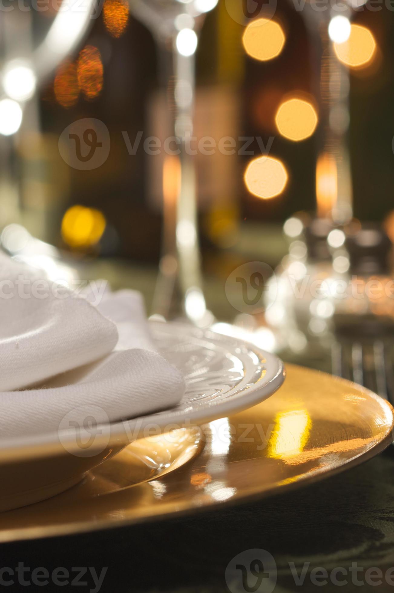 Elegant Dinner Setting 16306123 Stock Photo at Vecteezy