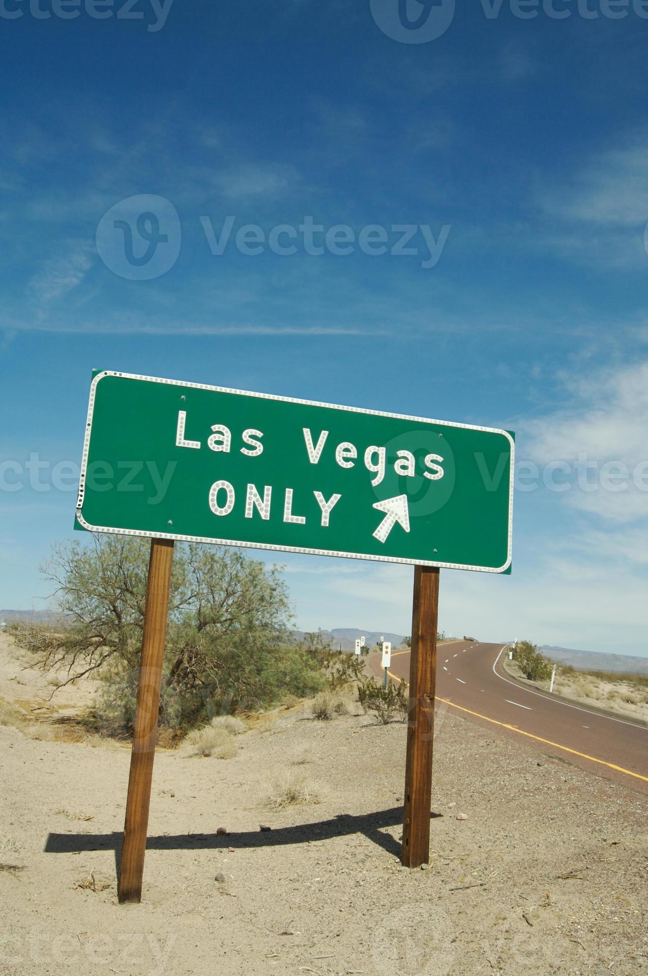 Las Vegas Road Sign 16307220 Stock Photo at Vecteezy