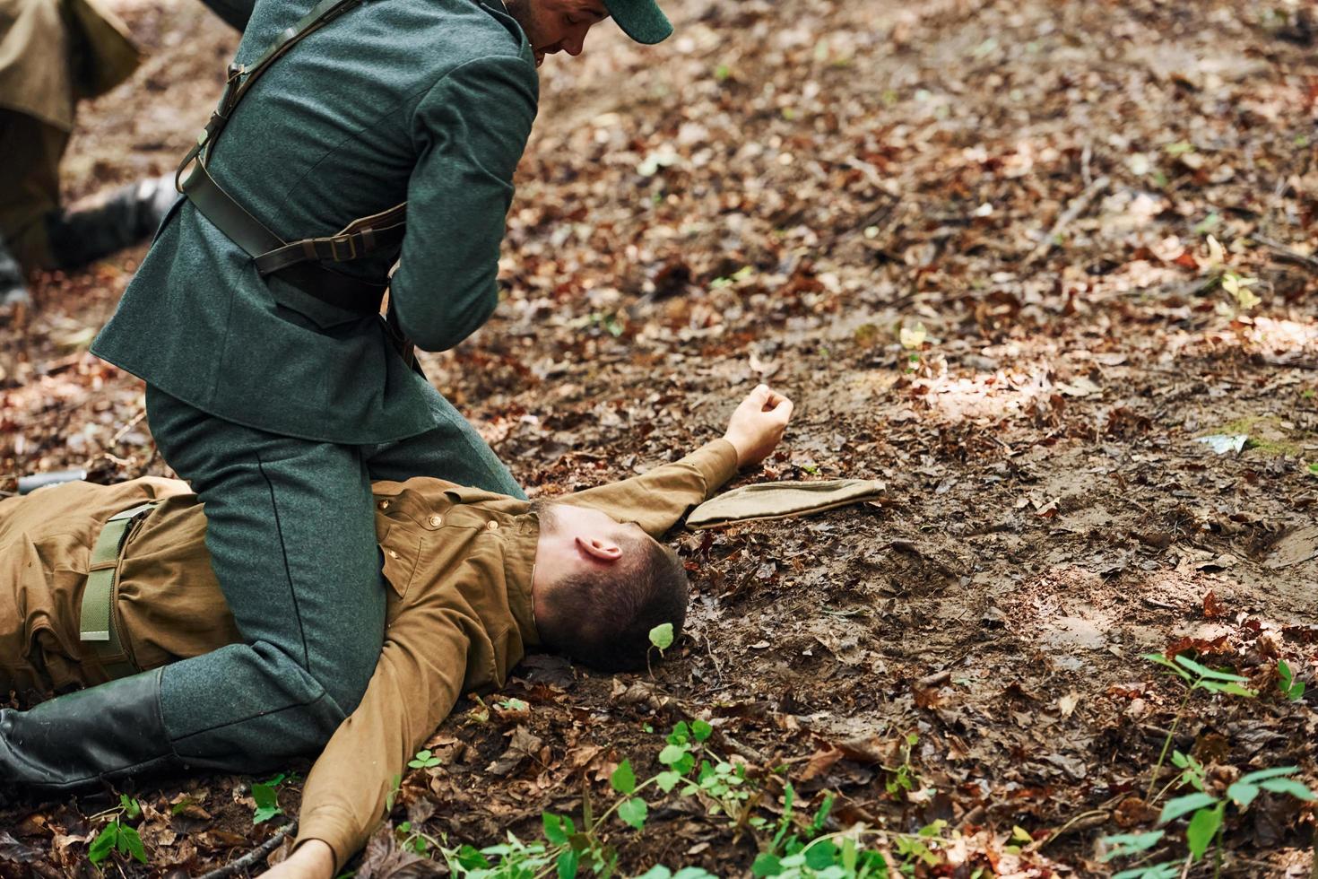 ternopil, ucrania - junio de 2020 filmación de la película del ejército insurgente ucraniano upa. fotos del backstage. escena de lucha