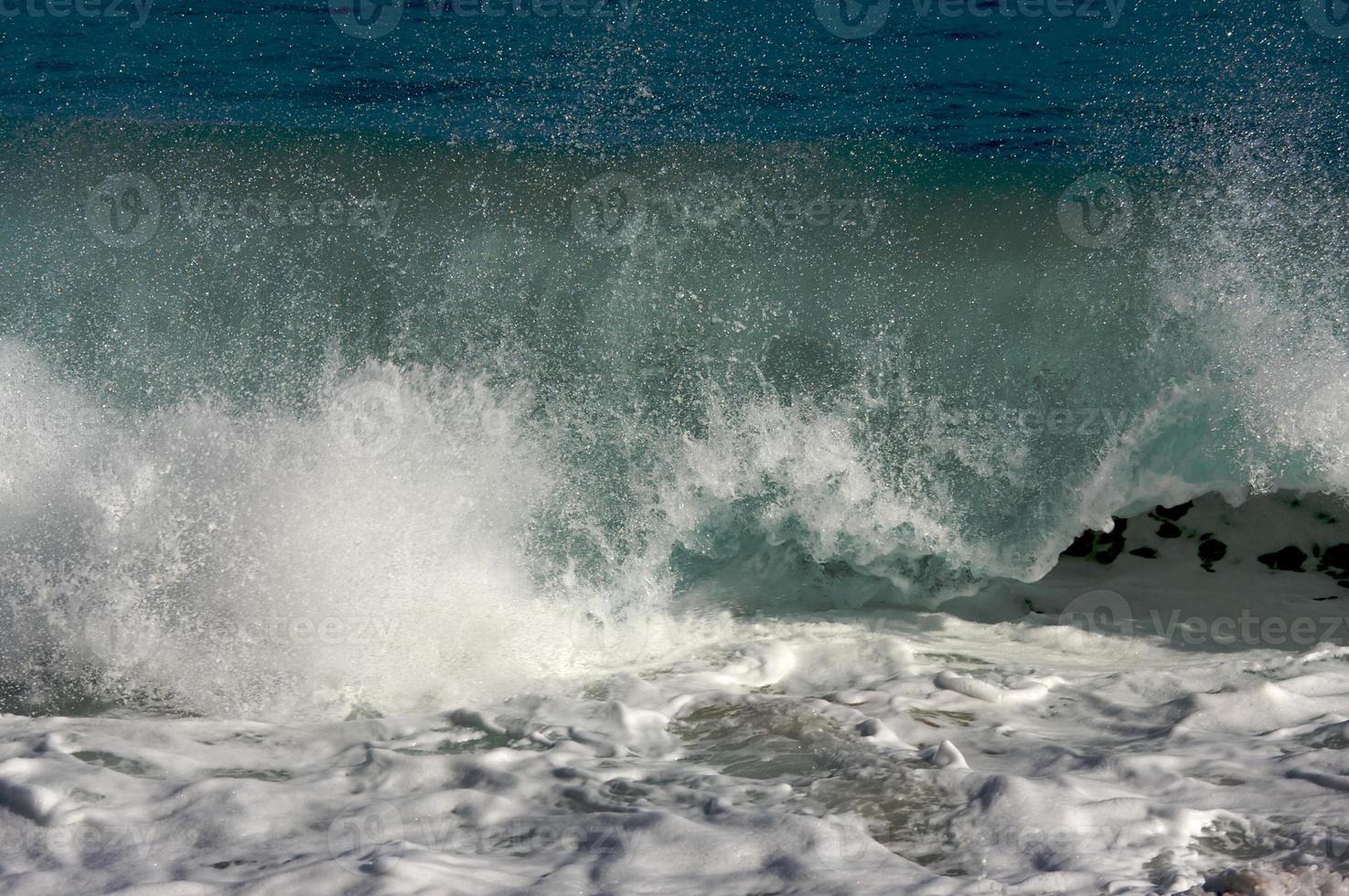 Dramatic Shorebreak Wave photo