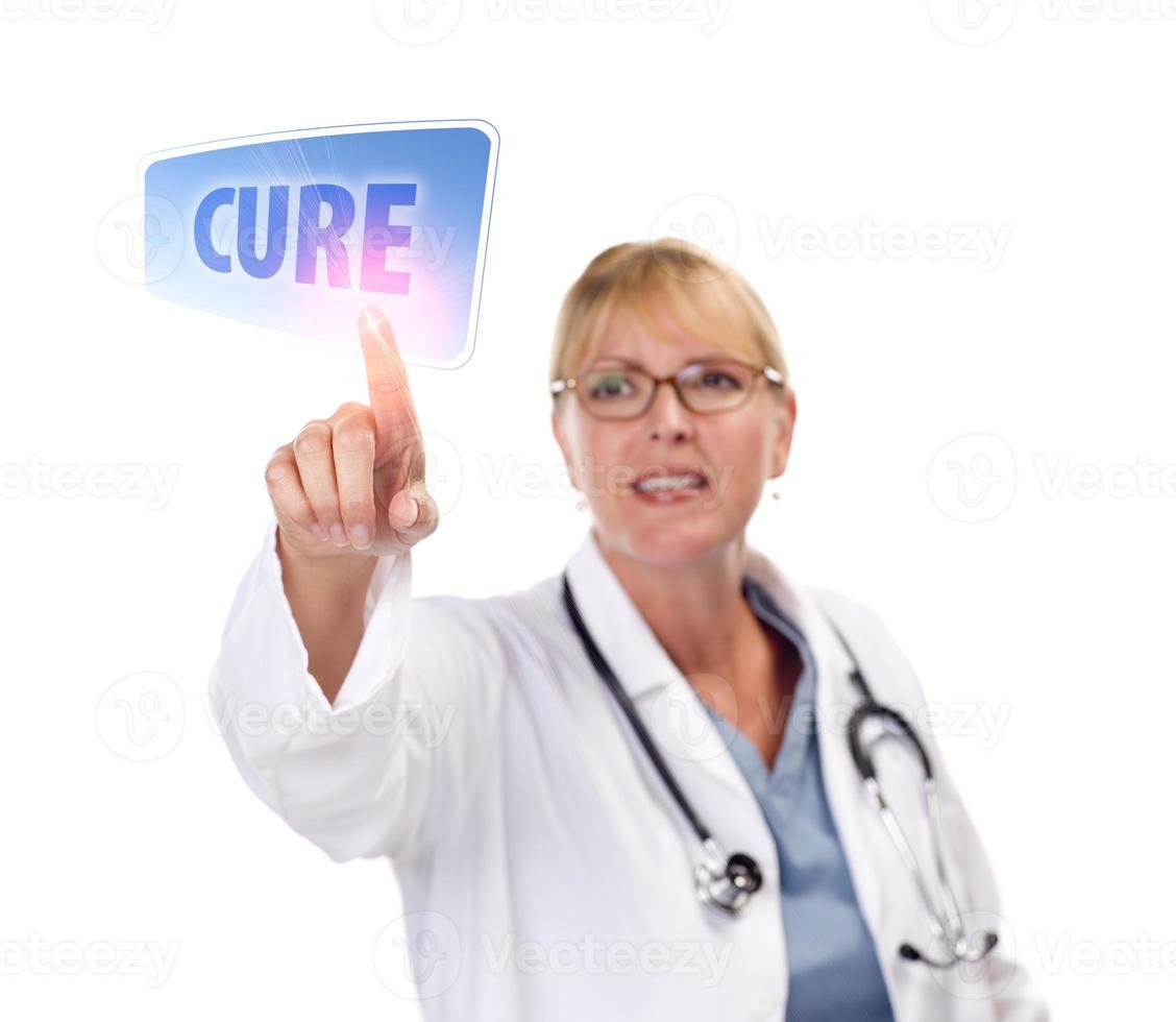 doctora tocando el botón de cura en la pantalla táctil foto
