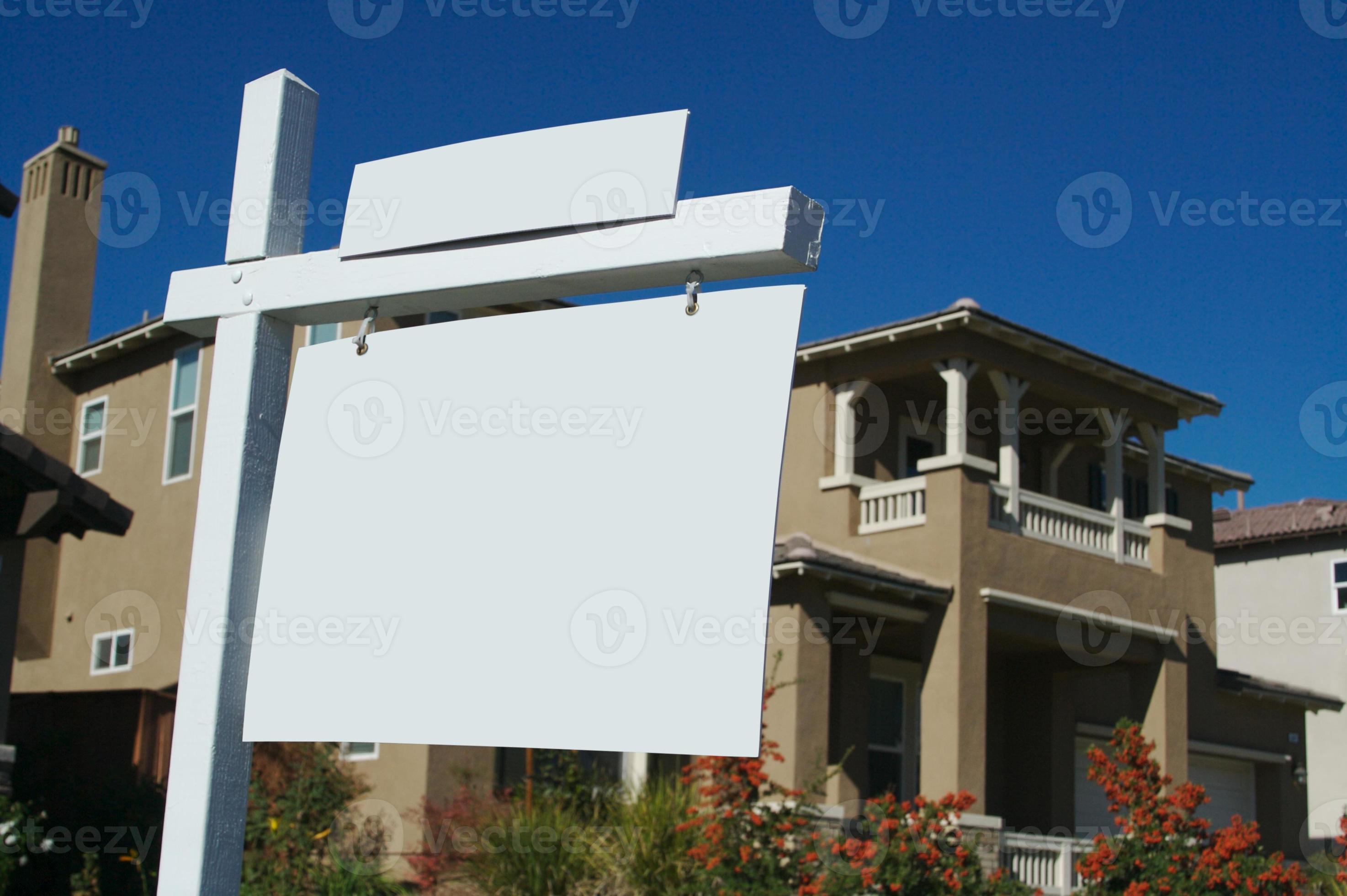 Blank Real Estate Sign and New Home 16358873 Stock Photo at Vecteezy