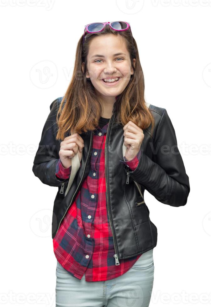retrato de una estudiante bastante joven con mochila aislada en blanco foto