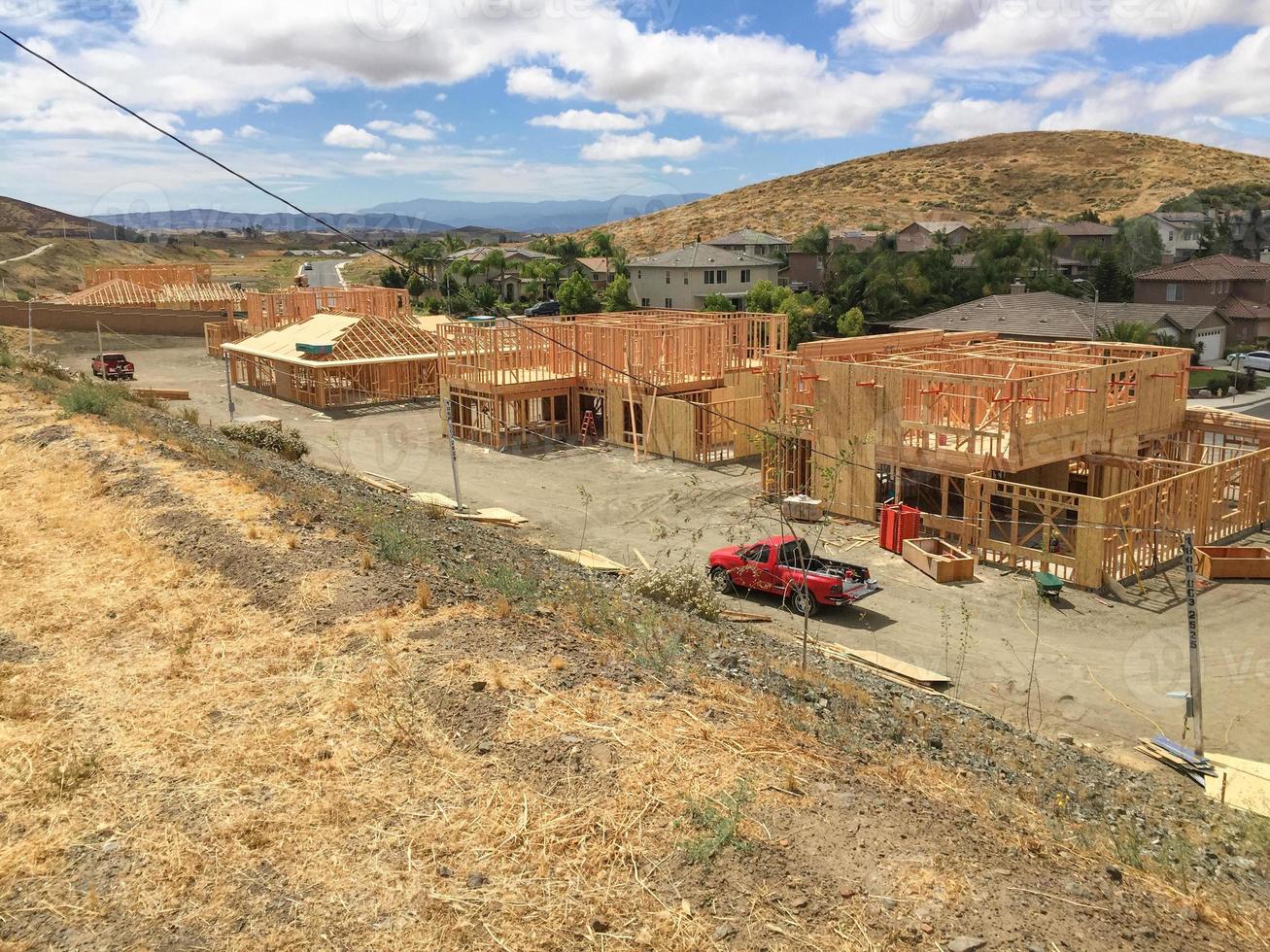 sitio de construcción con nueva casa enmarcada foto