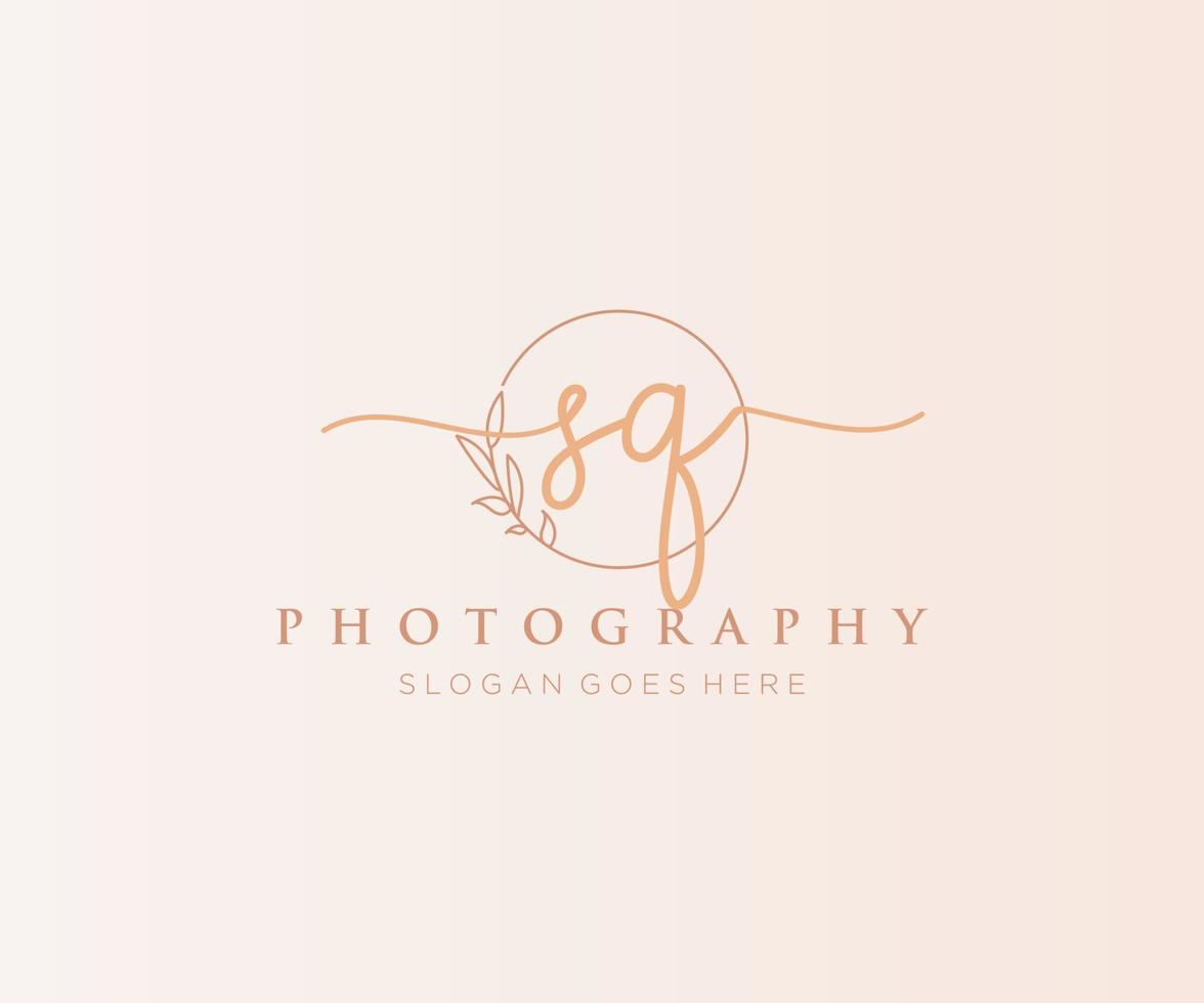 Initial SQ feminine logo. Usable for Nature, Salon, Spa, Cosmetic and Beauty Logos. Flat Vector Logo Design Template Element.