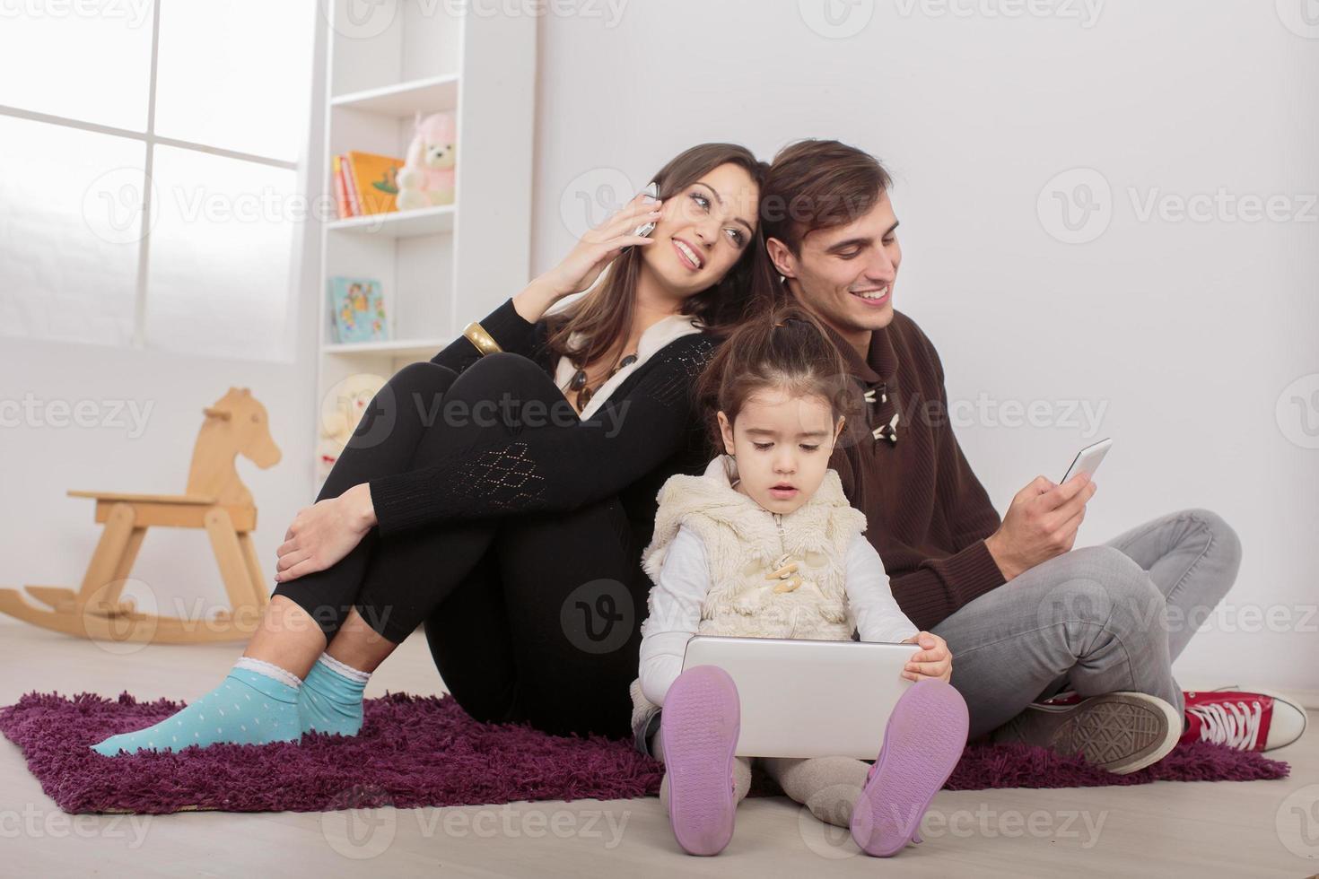 familia en la habitación foto