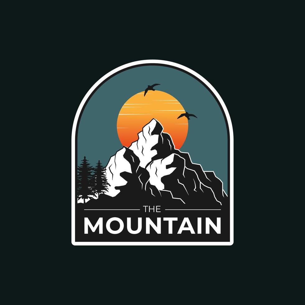 diseño de plantilla de logotipo de insignia de aventura de montaña vector
