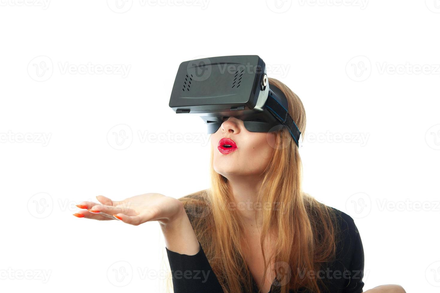 chica con gafas de realidad virtual foto