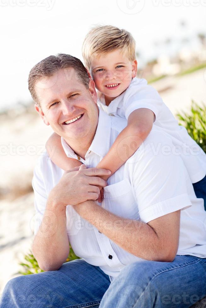 lindo hijo con su hermoso retrato de papá foto