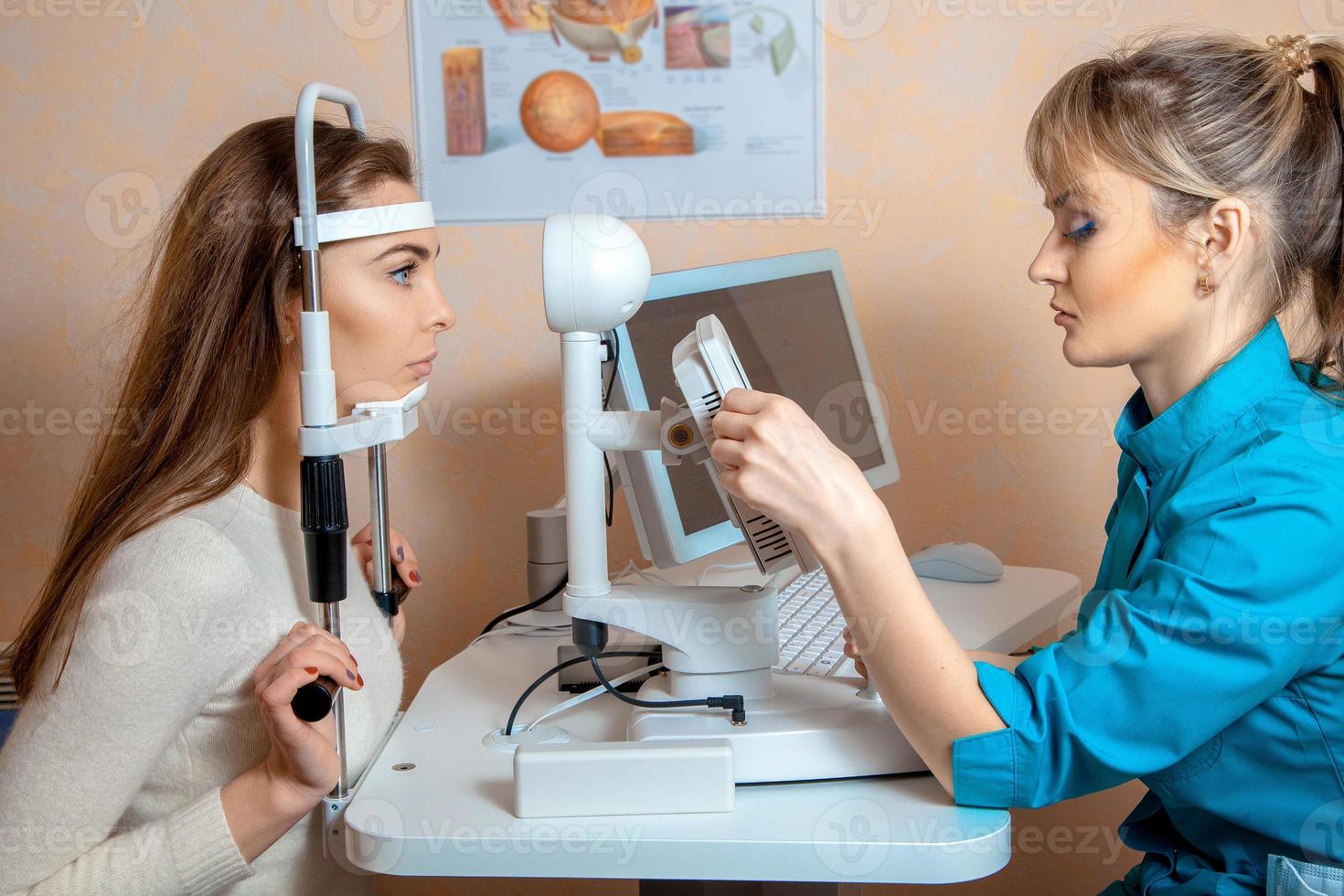 patient at the ophthalmologist photo