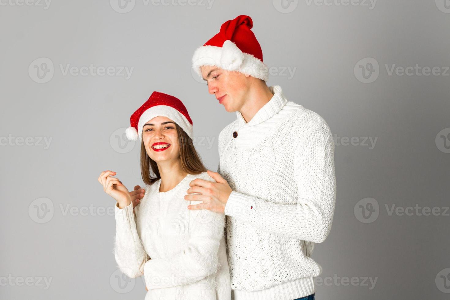 pareja celebra navidad en estudio foto