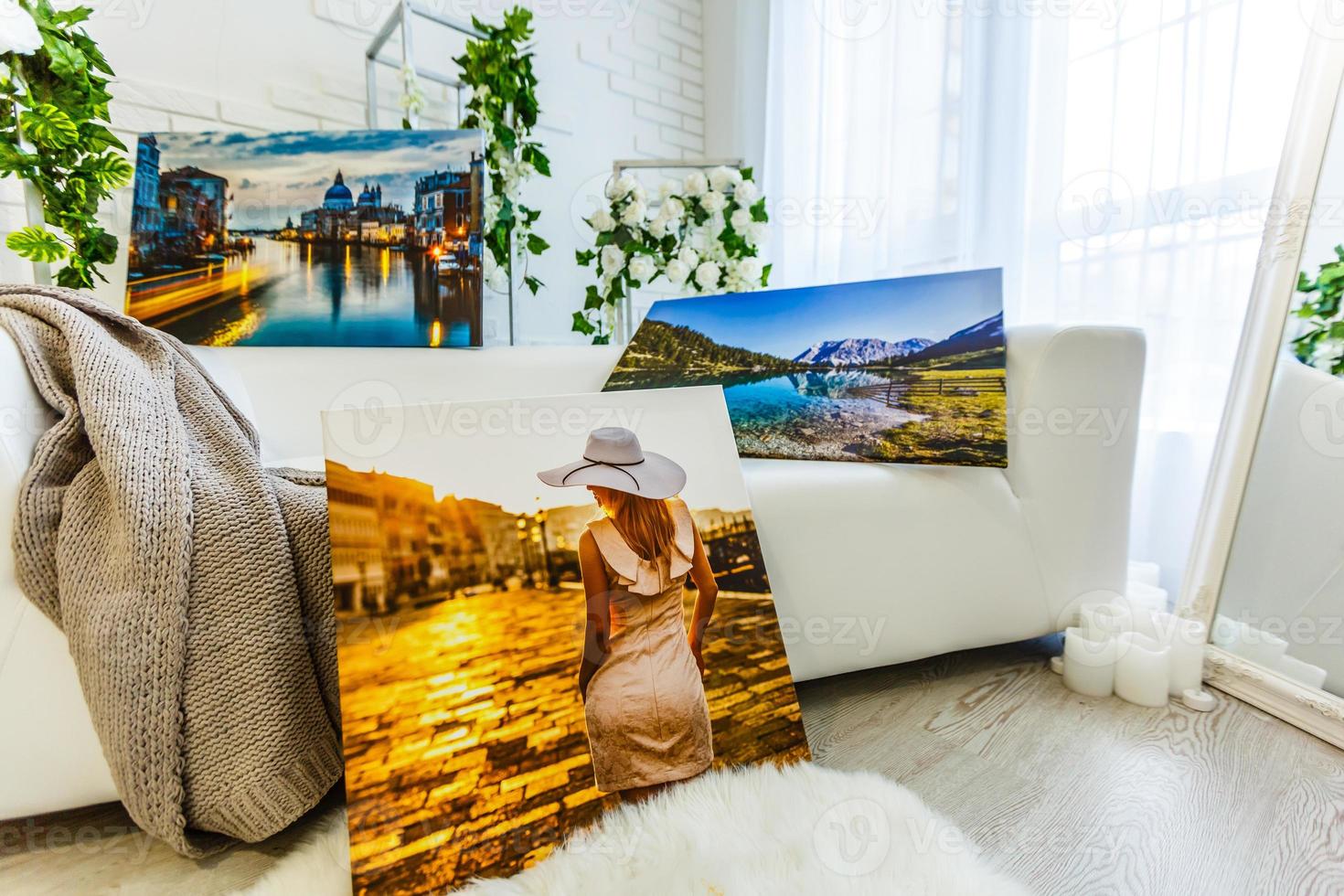 New canvas prints of landscape photos, photo canvases are in the interior