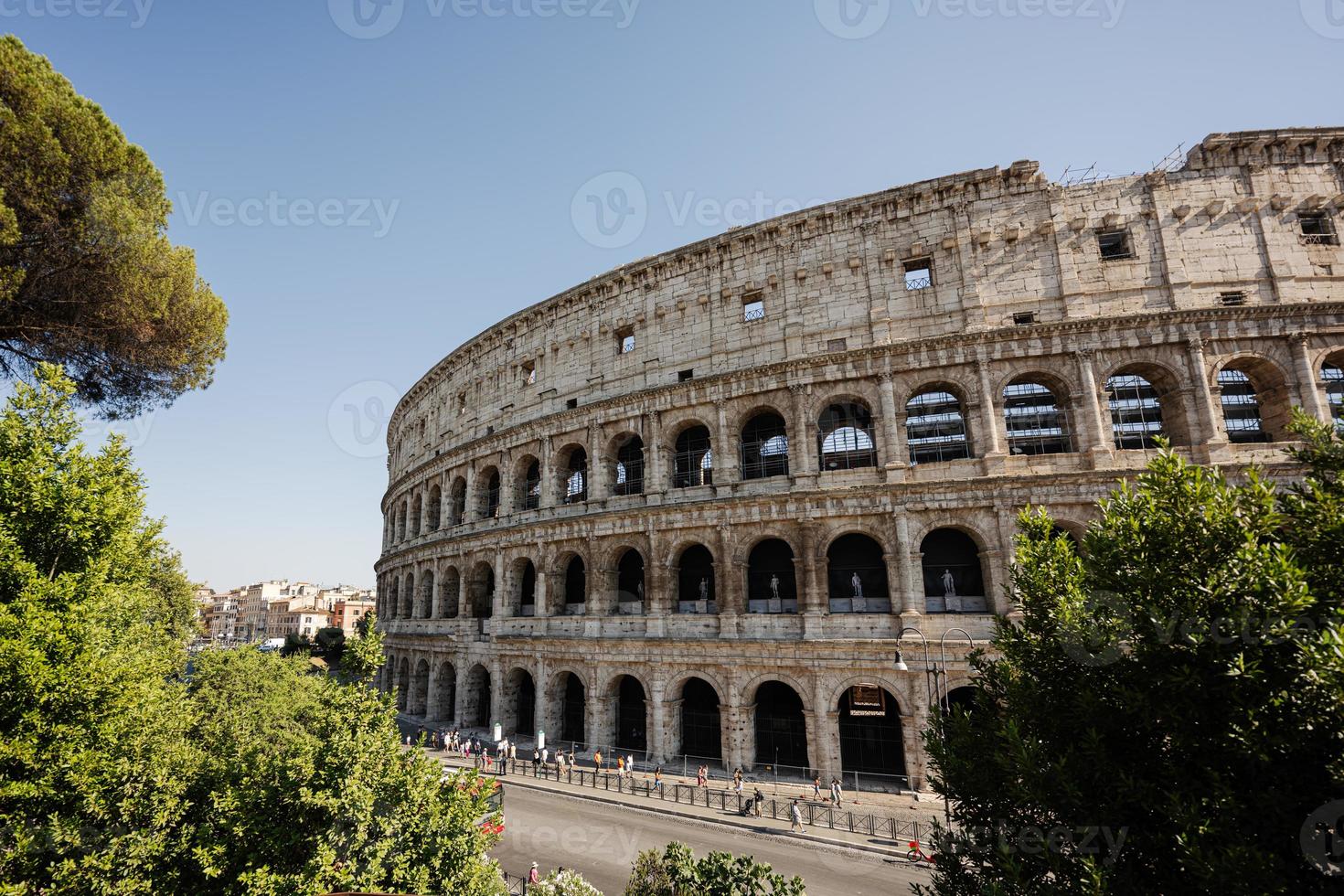 el coliseo de roma es una de las principales atracciones de italia. foto