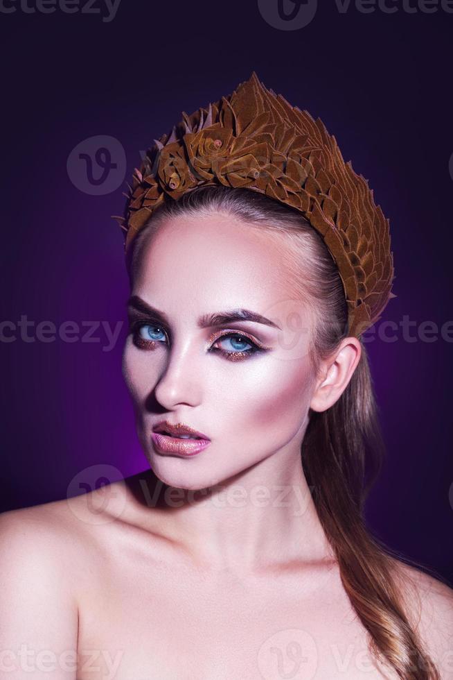 Cold tones portrait of beauty woman with wreath on head and cute makeup in  studio 16482182 Stock Photo at Vecteezy