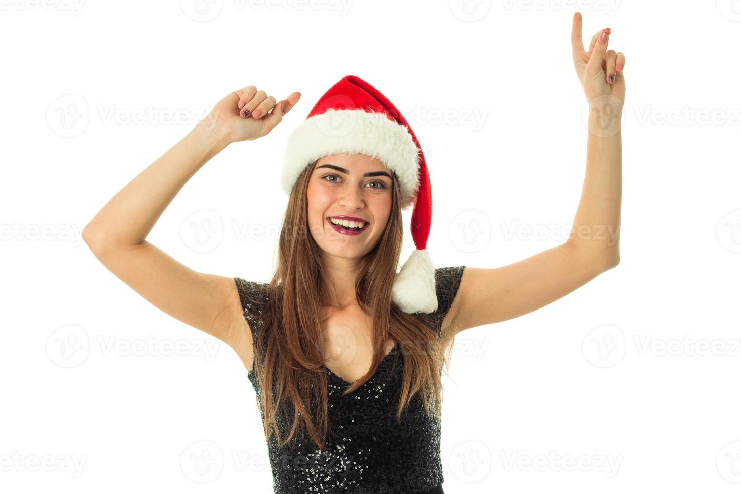 retrato de mujer linda alegre en sombrero de santa foto