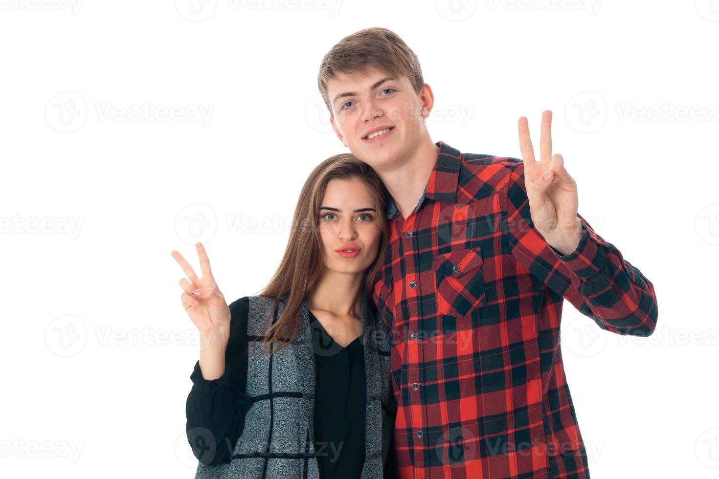 pareja elegante enamorada en el estudio foto