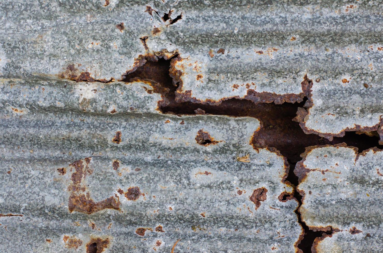 textura oxidada de la hoja de metal vieja foto