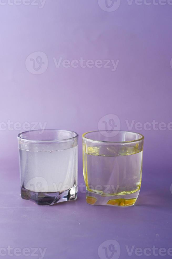 comparing dirty and clean eater on purple background photo