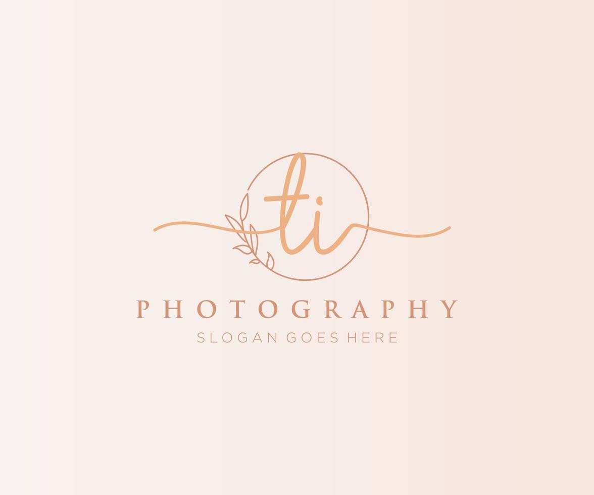 Initial TI feminine logo. Usable for Nature, Salon, Spa, Cosmetic and Beauty Logos. Flat Vector Logo Design Template Element.