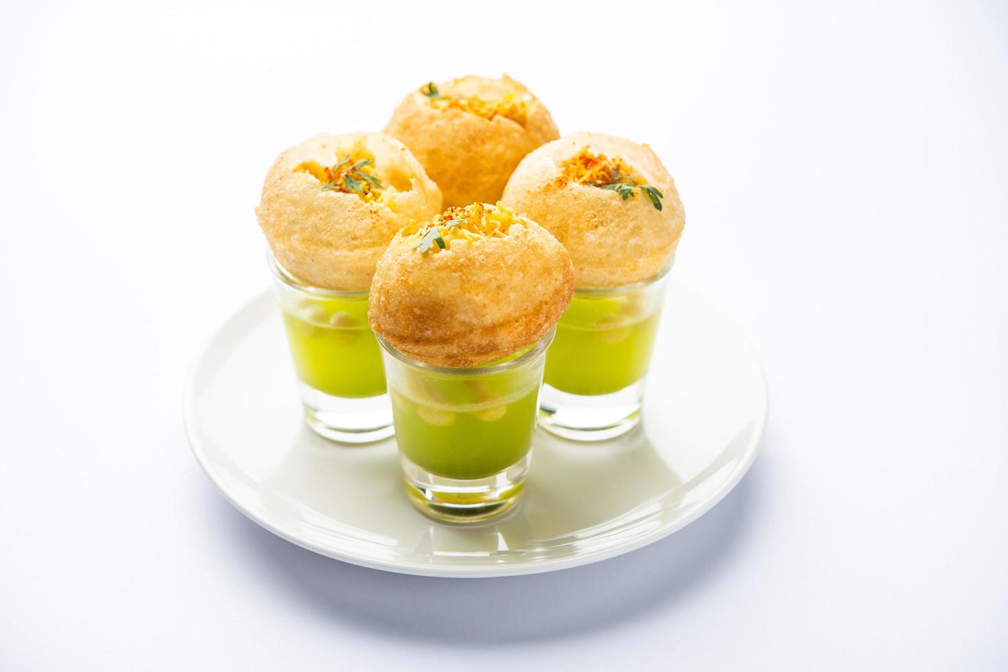 Panipuri shot or Golgappa Shots 16584395 Stock Photo at Vecteezy