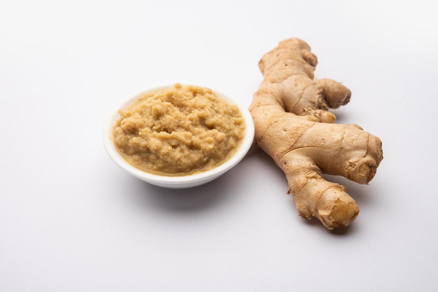 pasta de jengibre o puré de adrak foto