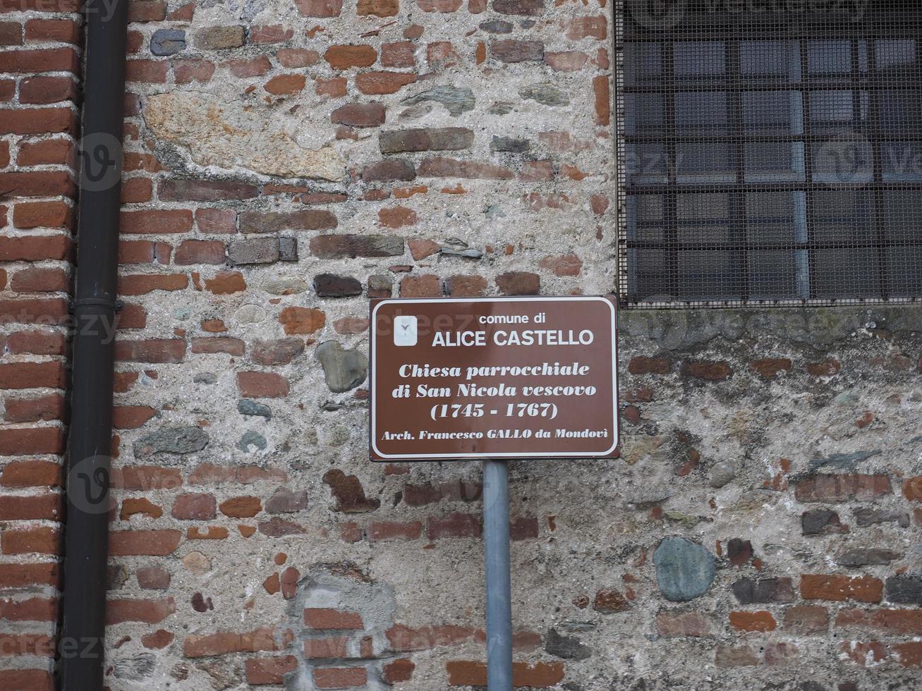 iglesia parroquial de san nicolás obispo en alice castello foto