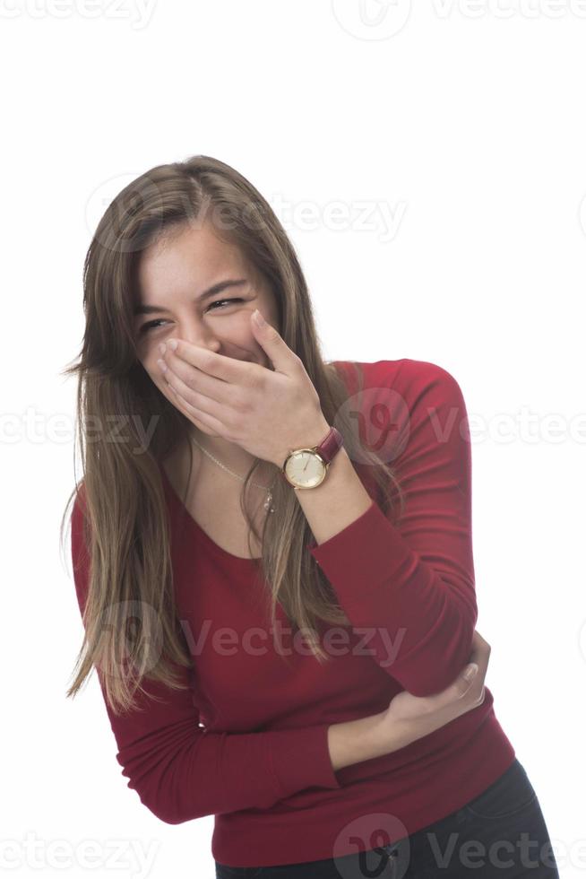 mujer acostada y cubriéndose la cara con las manos foto