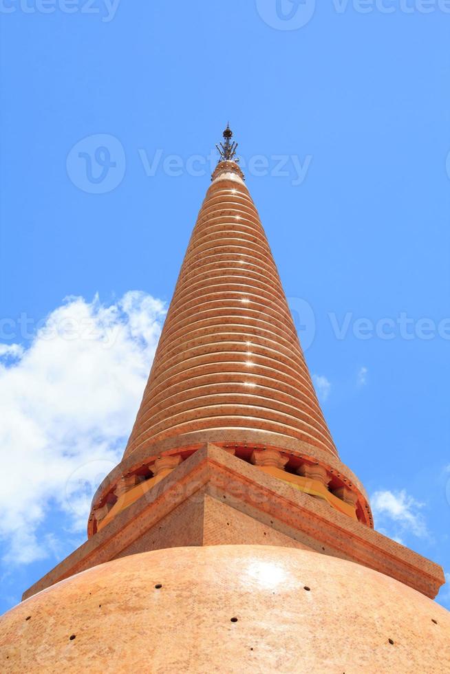 phra pathom chedi es el chedi antiguo más alto del mundo que es el único en tailandia como atracción turística y fuente de civilización del budismo. foto