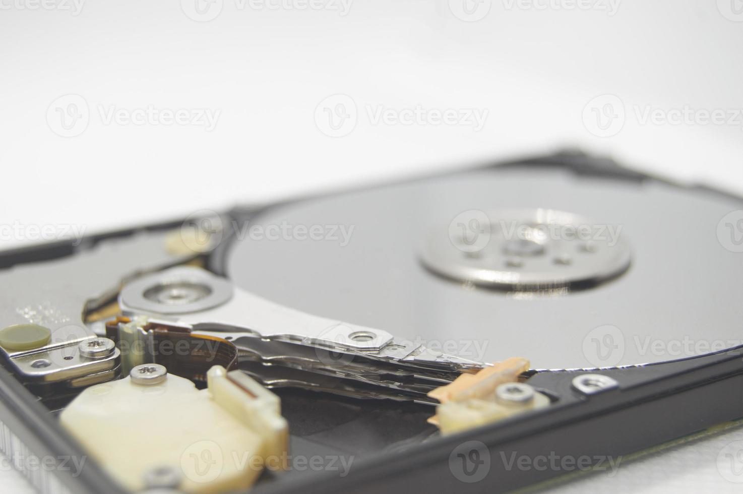 2.5-inch hard disk drives are still popular. photo