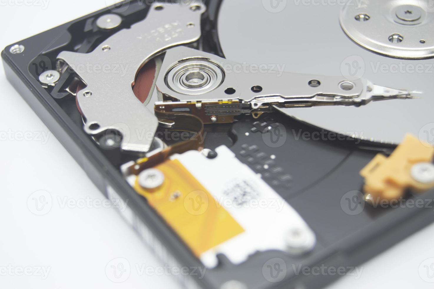 2.5-inch hard disk drives are still popular. photo