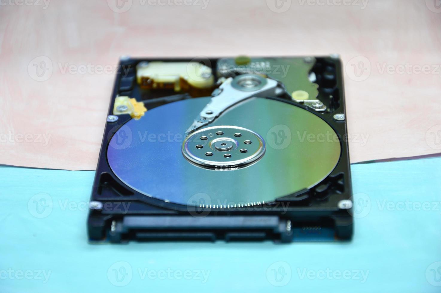 Las unidades de disco duro de 2,5 pulgadas siguen siendo populares. foto