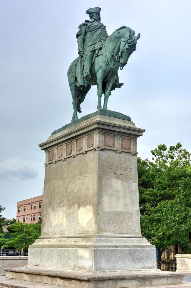 Continental Army Plaza, New York, 2022 photo