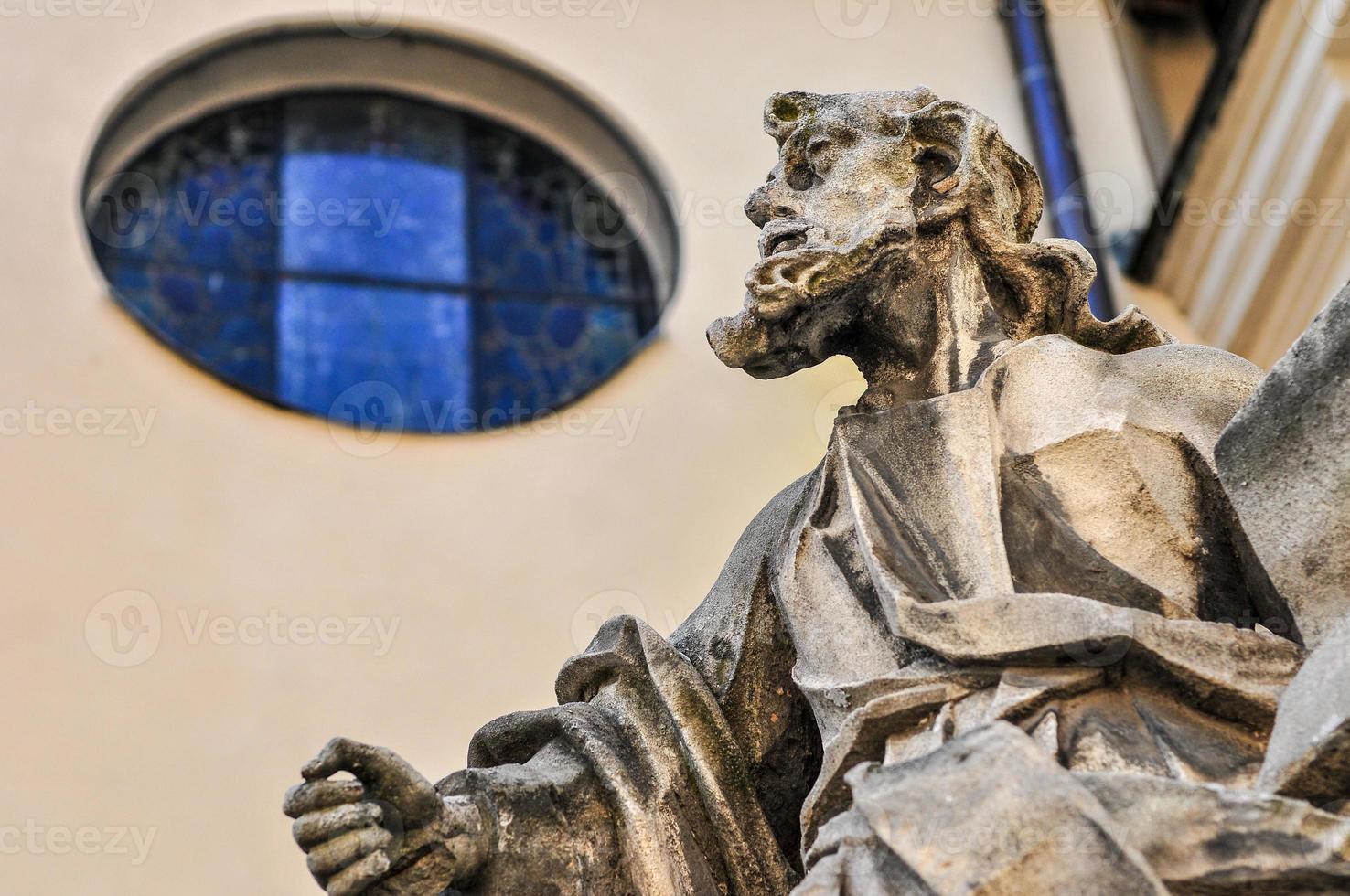 catedral latina, también conocida como la catedral basílica de la asunción en lviv, ucrania. foto