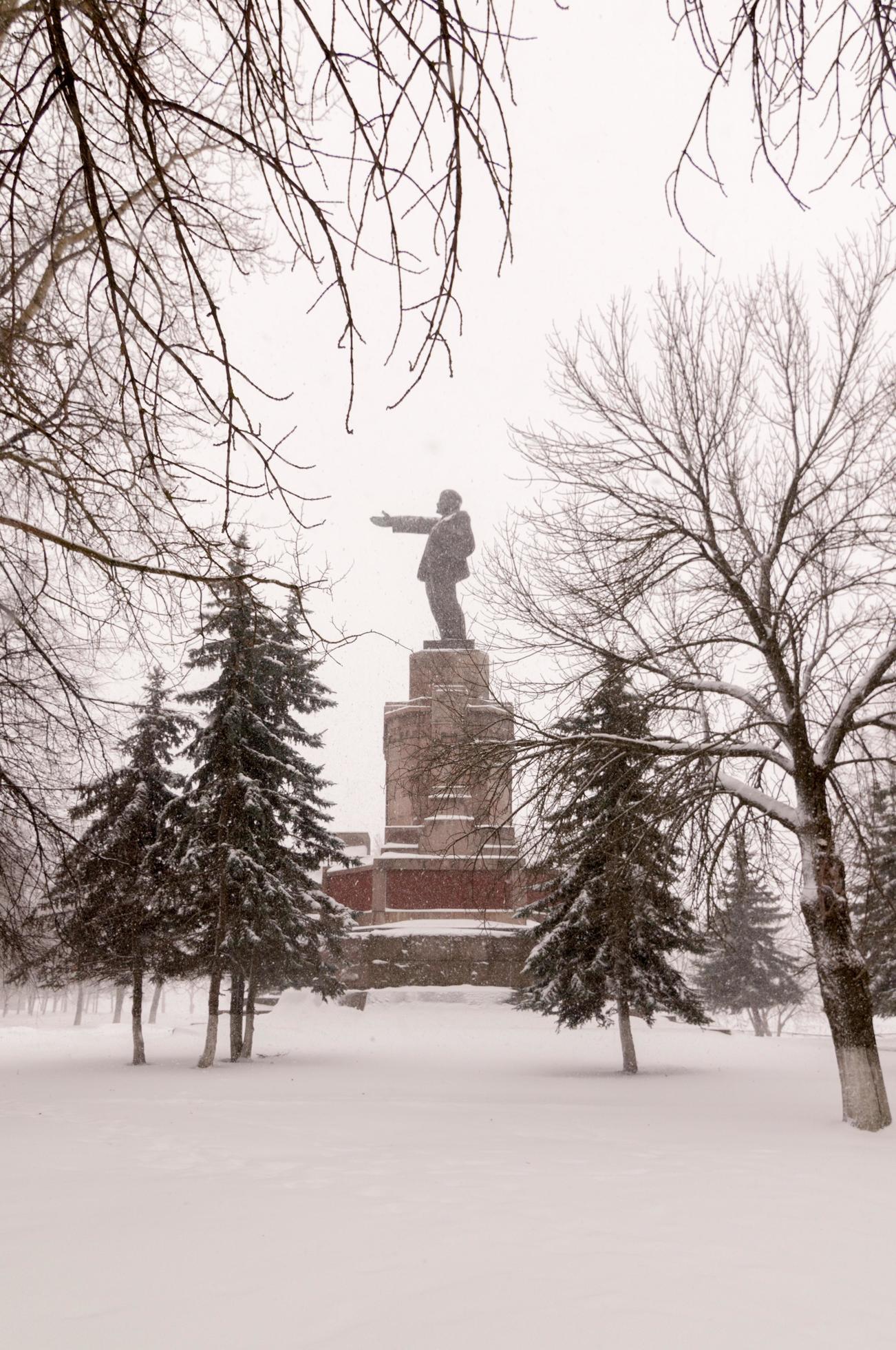 Lenin Monument in Kostroma, Russia in the winter along the Golden ...
