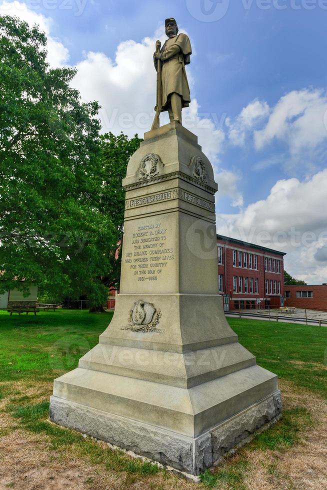 groton, monumento de la guerra civil de connecticut que conmemora a los soldados que murieron en la guerra civil. foto