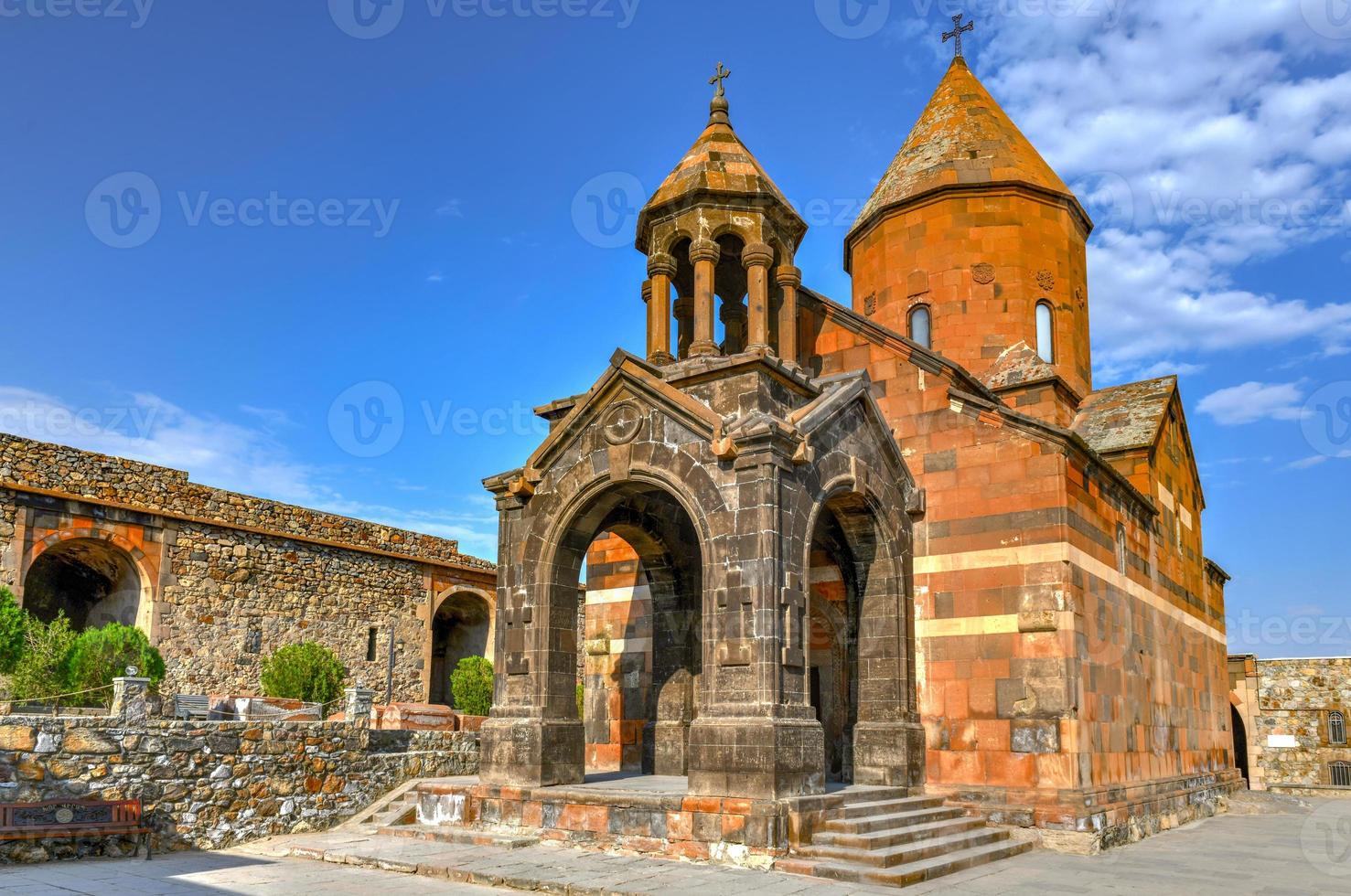 el antiguo monasterio de khor virap en armenia. se encuentra en la llanura de ararat en armenia. foto